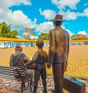 Escultura do Casal de Romeiro
