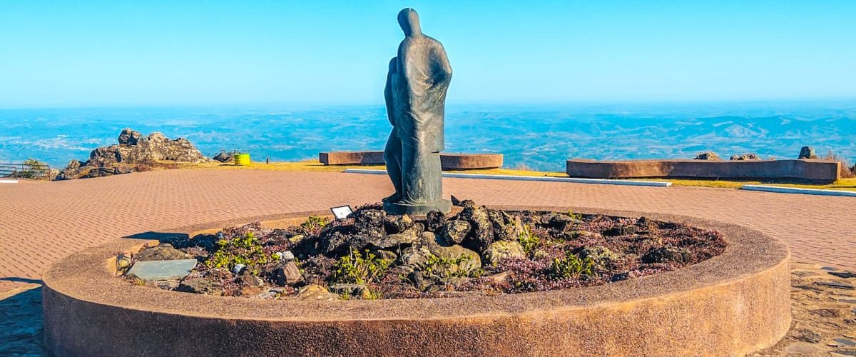 Praça - Serra da Piedade